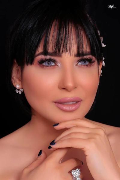 الفنانة ساندي ... في ديفا أتيليه وميك أب أستوديو